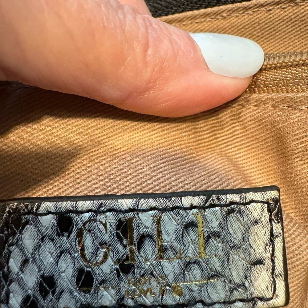 GILI leather snake print crossbody bag or clutch. Gray/white gold trim zip top - Picture 8 of 12